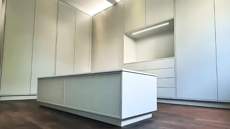 Einbauschränke Einbauschrank nach Maß mit passgenauer Aufteilung und hochwertiger Verarbeitung